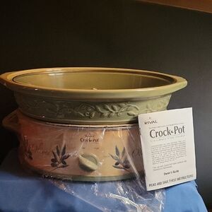 Rival Crock-Pot Slow Cooker in Green and Tan